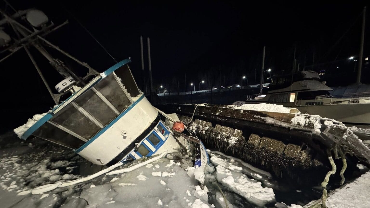 Harbor Emergency: Juneau's Fight Against Extreme Weather & Sunken Vessels